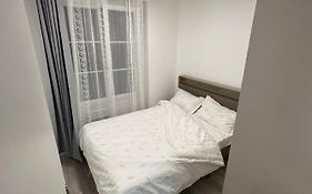 Studio Paris 12